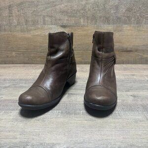 Clarks Brown Leather Zipper Ankle Booties Women's Size 8.5